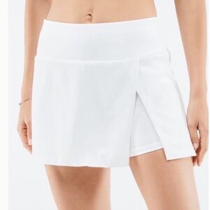 Fabletics - Like New - Skye Skort - White